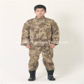 El traje de camuflaje Acu de dos generaciones